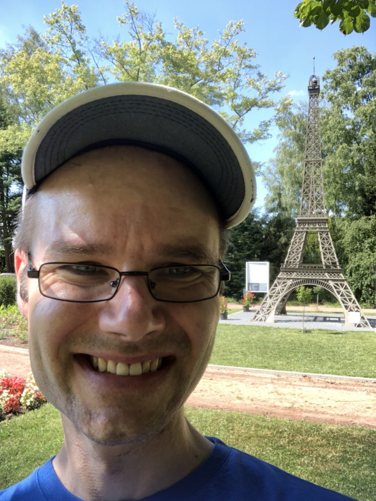 Eiffelturm in Blumengarten Bexbach 26.07.2018